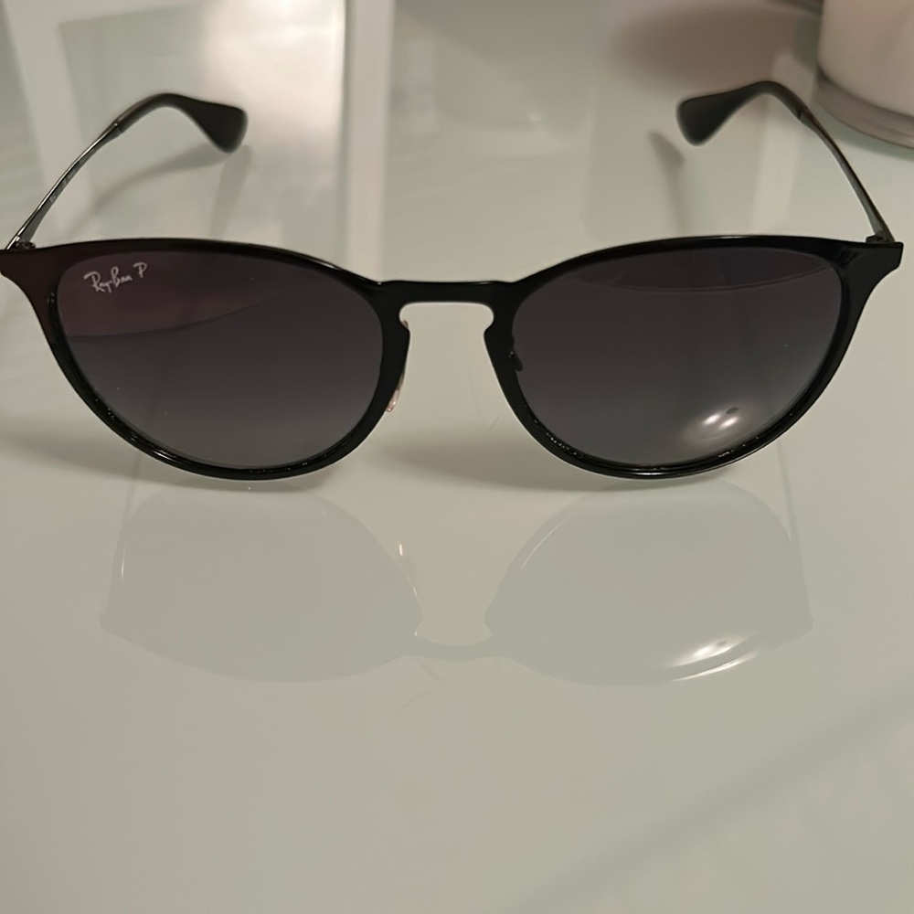 Black Ray Bans